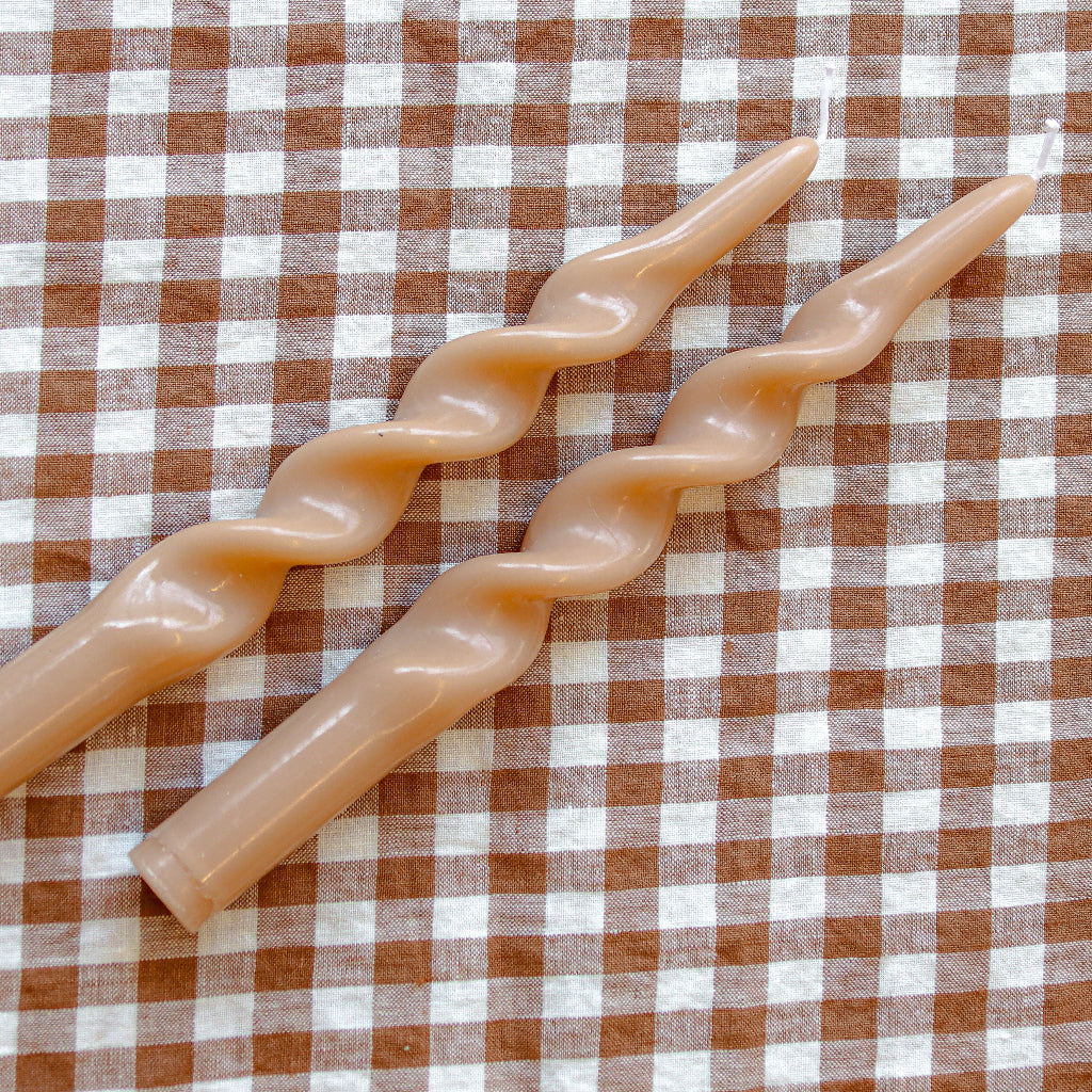 Caramel Swirl Candle - Pack of 2 arranged with complementary tableware and decor - Ro'Table NYC