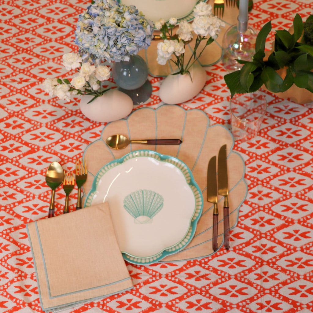 100% Organic Cotton - Isabella Cove Tablecloth setting with flowers - premium tablecloth by Ro'Table NYC