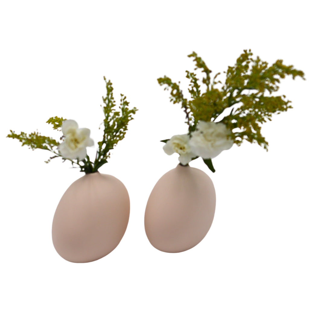 Minimal Ceramic Bud Vase - ceramic vase for elegant dinner parties | Ro'Table NYC