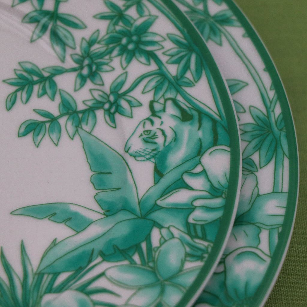 Monsoon Verdant Starter Plate overhead view showing artisan glaze pattern - Ro'Table NYC starter plate