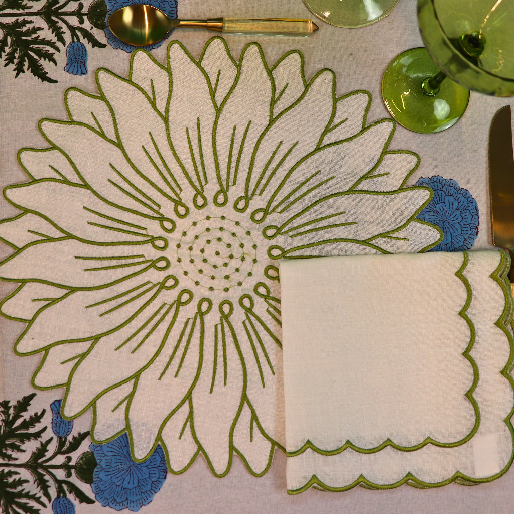 Olive Bloom Placemat featured in an immersive Cedric & Luca collection dining experience - Ro'Table NYC