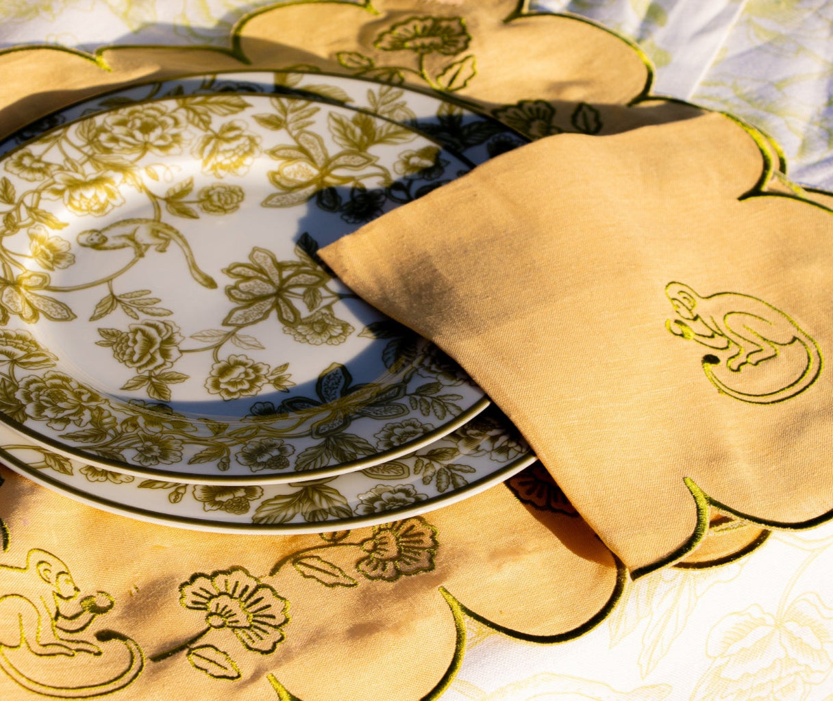 Pembroke Safari Dinner Plate overhead view showing the artisan glaze and pattern - Ro'Table NYC dinner plate