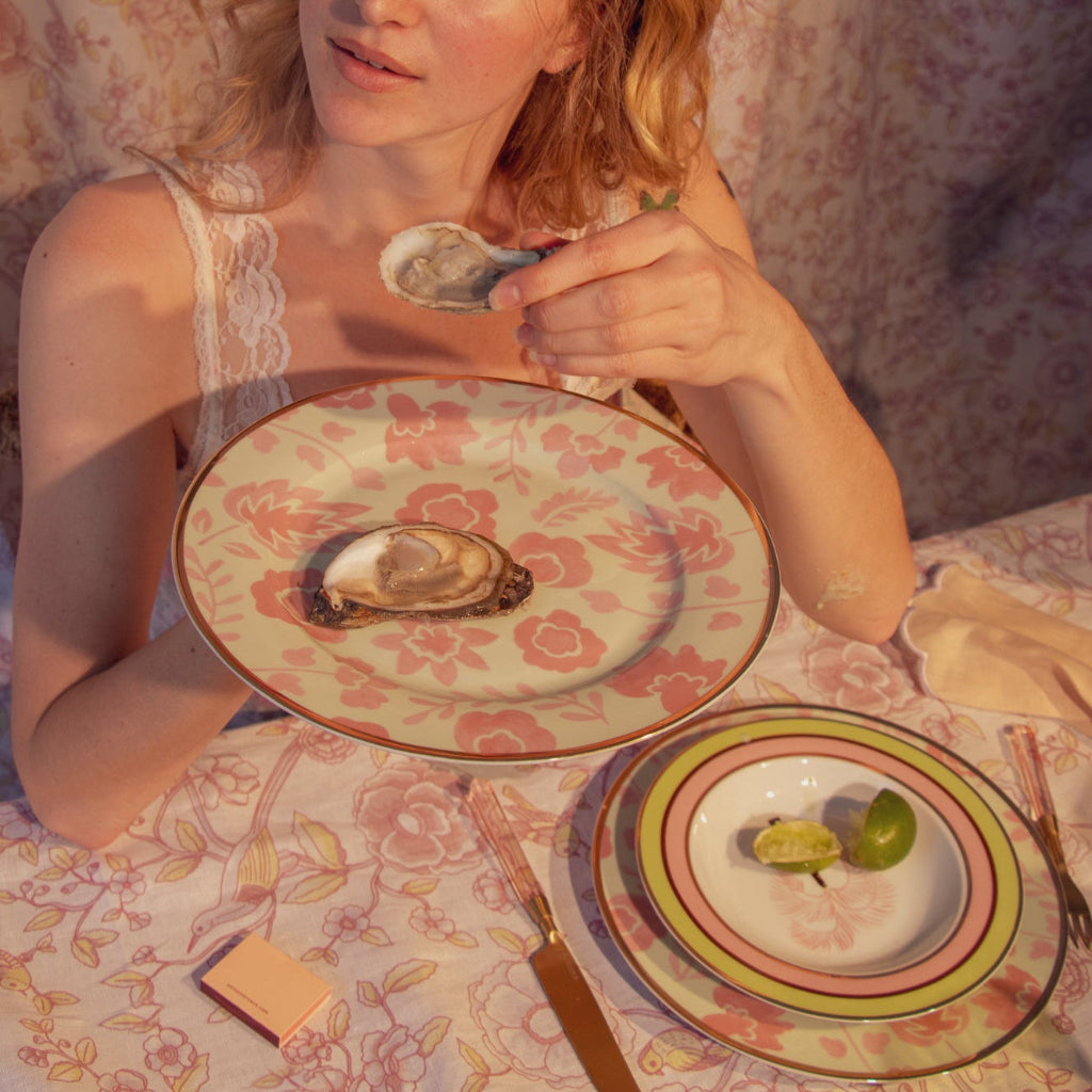 Pistachio & Lychee Leaf Dinner Plate paired with Vintage Palm collection tableware for a complete place setting - Ro'Table NYC