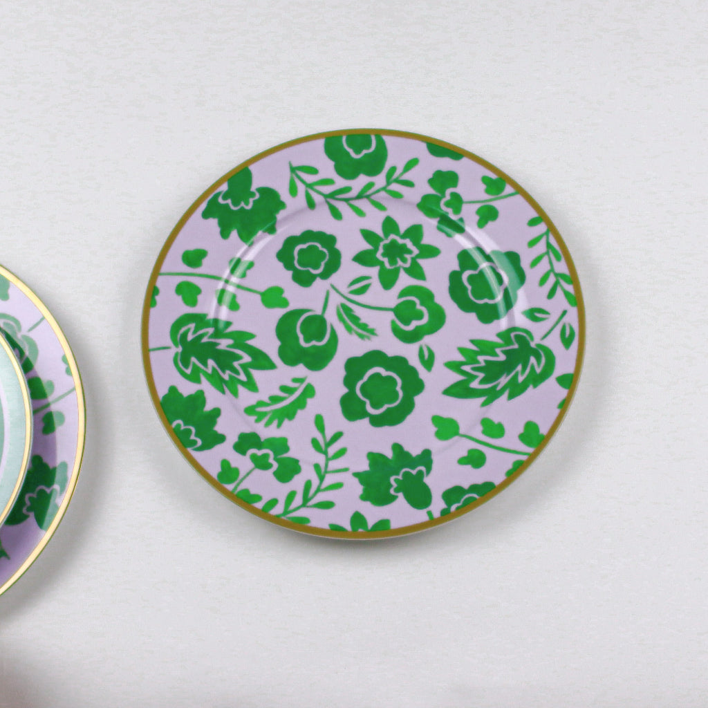 Bernadette Leaf Dinner Plate paired with Vintage Palm collection tableware for a complete place setting - Ro'Table NYC