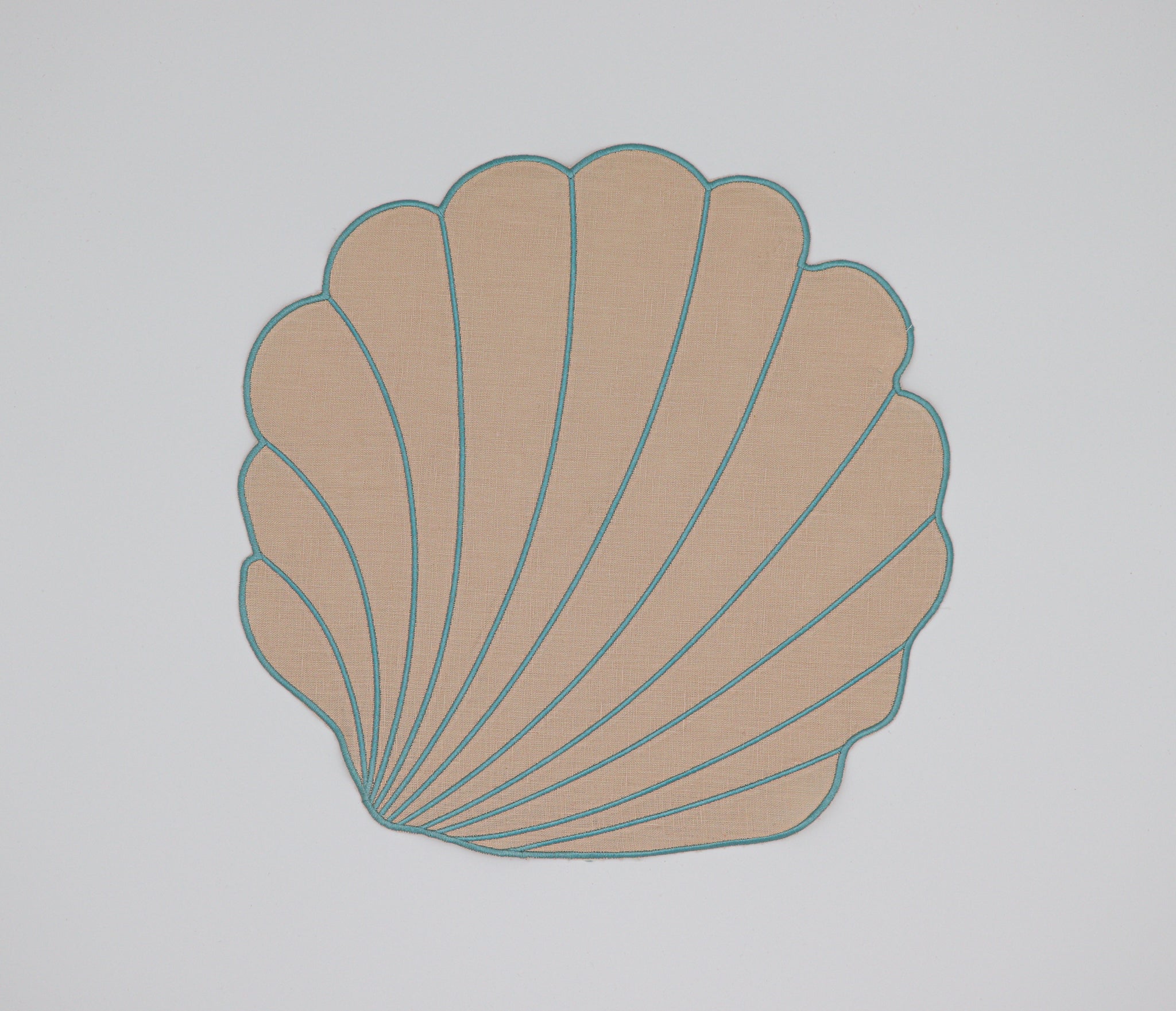 Shell-Chic Scallop Placemat