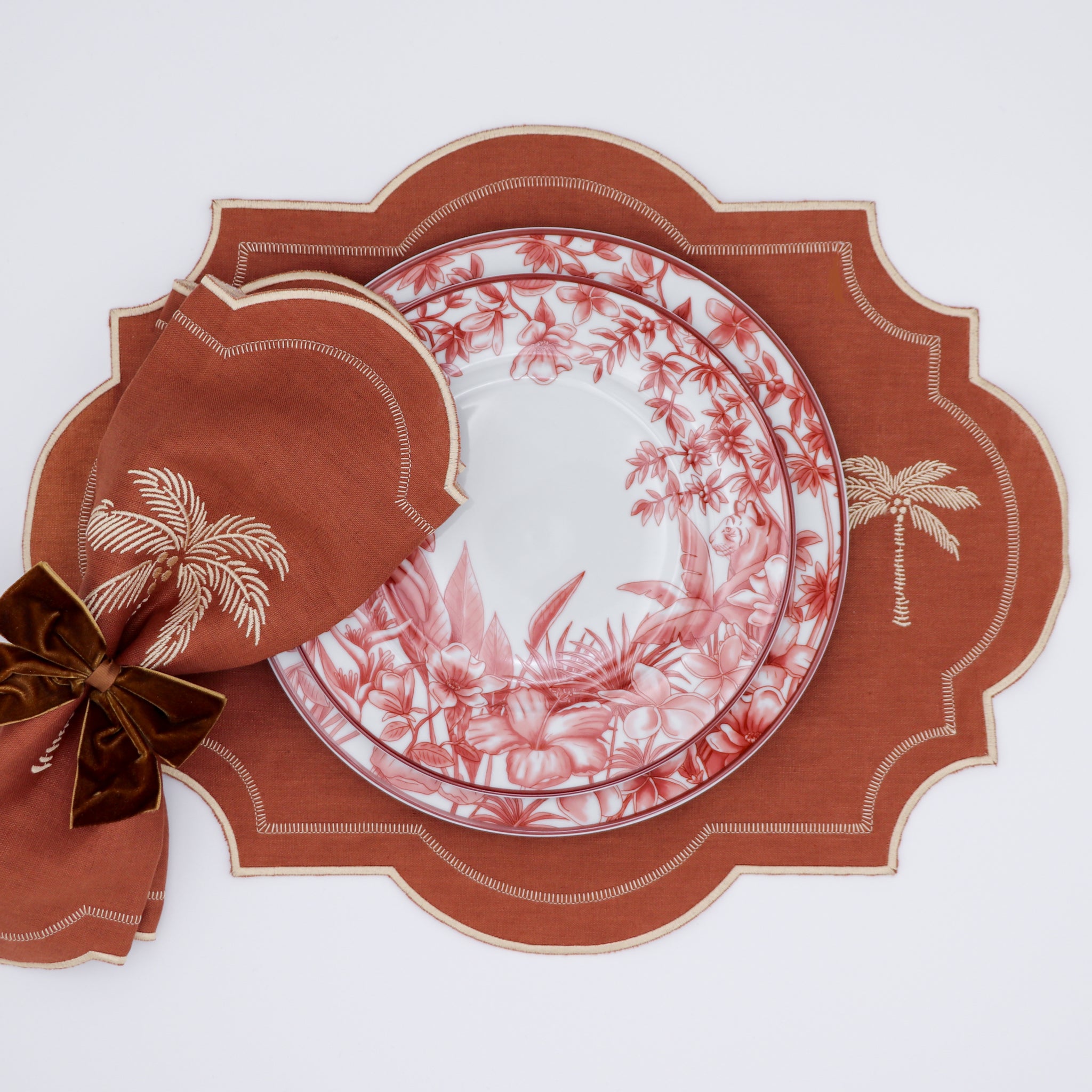Transform Your Dinner Parties with Exquisite Tabletop Decor and Leaf Dinner Plates Transform Your Dinner Parties with Exquisite Tabletop Decor and Leaf Dinner Plates