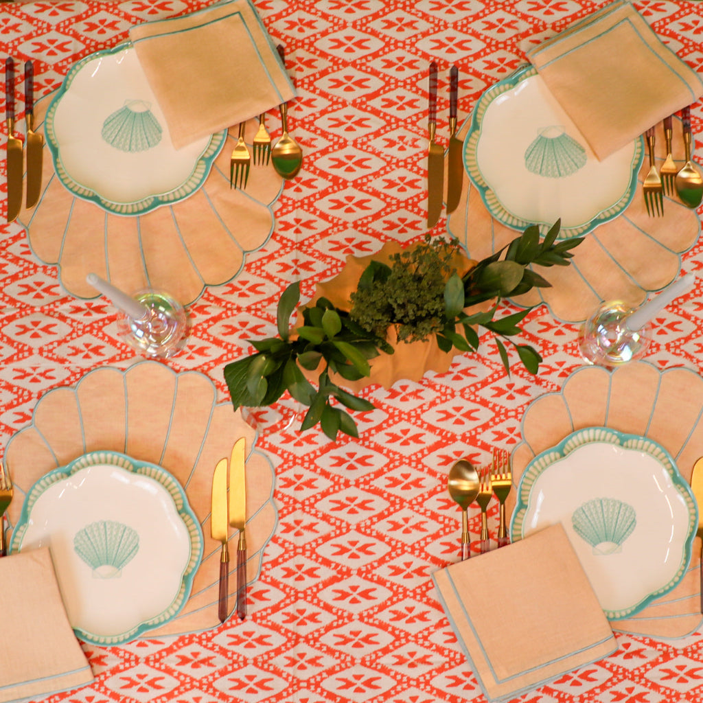 100% Organic Cotton - Isabella Cove Tablecloth paired with Sant Bohème collection tableware for a complete place setting - Ro'Table NYC