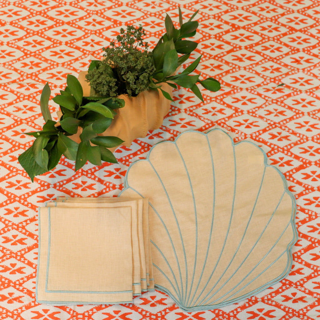 100% Organic Cotton - Isabella Cove Tablecloth beautifully presented for gifting and entertaining - Ro'Table NYC