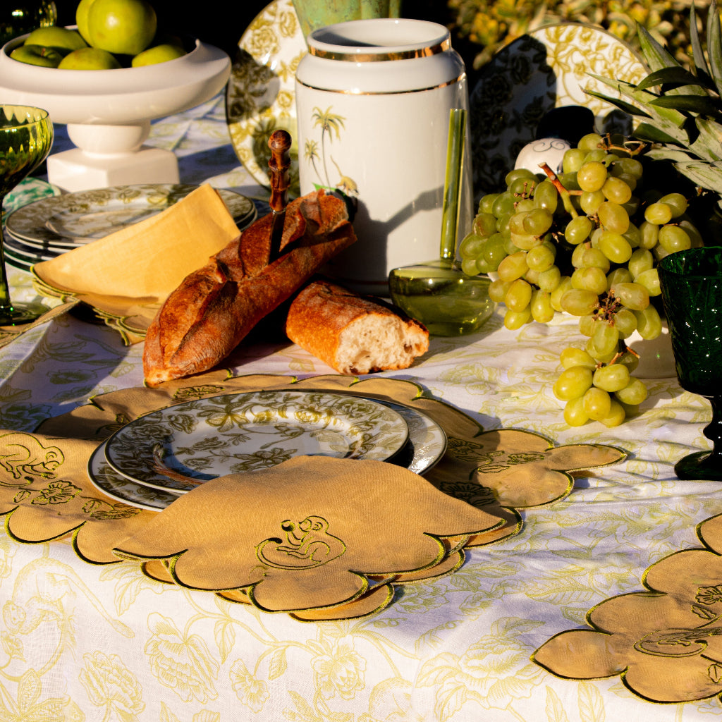 Pembroke Safari Starter Plate macro detail of hand-painted motif and scalloped edge - premium starter plate by Ro'Table NYC