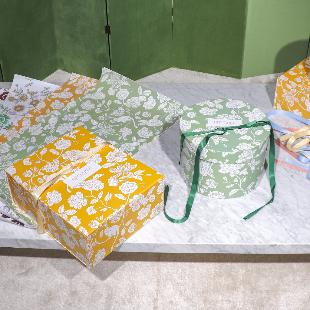 Round Gift Box with Lid styled on a luxury dinner table setting - Ro'Table NYC