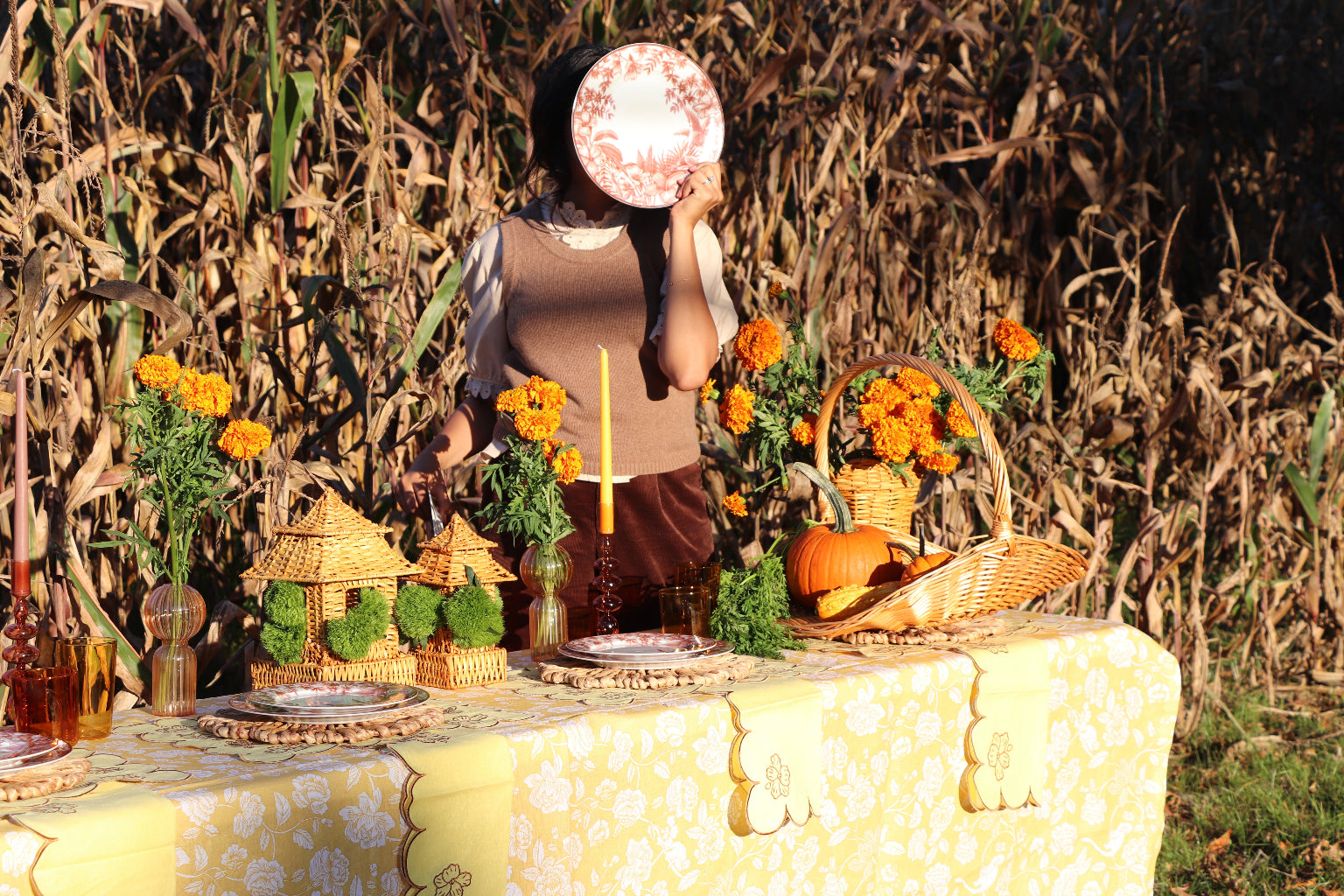 Sepia Estate Dinner Plate macro detail of hand-painted design and rim detail - premium dinner plate by Ro'Table NYC