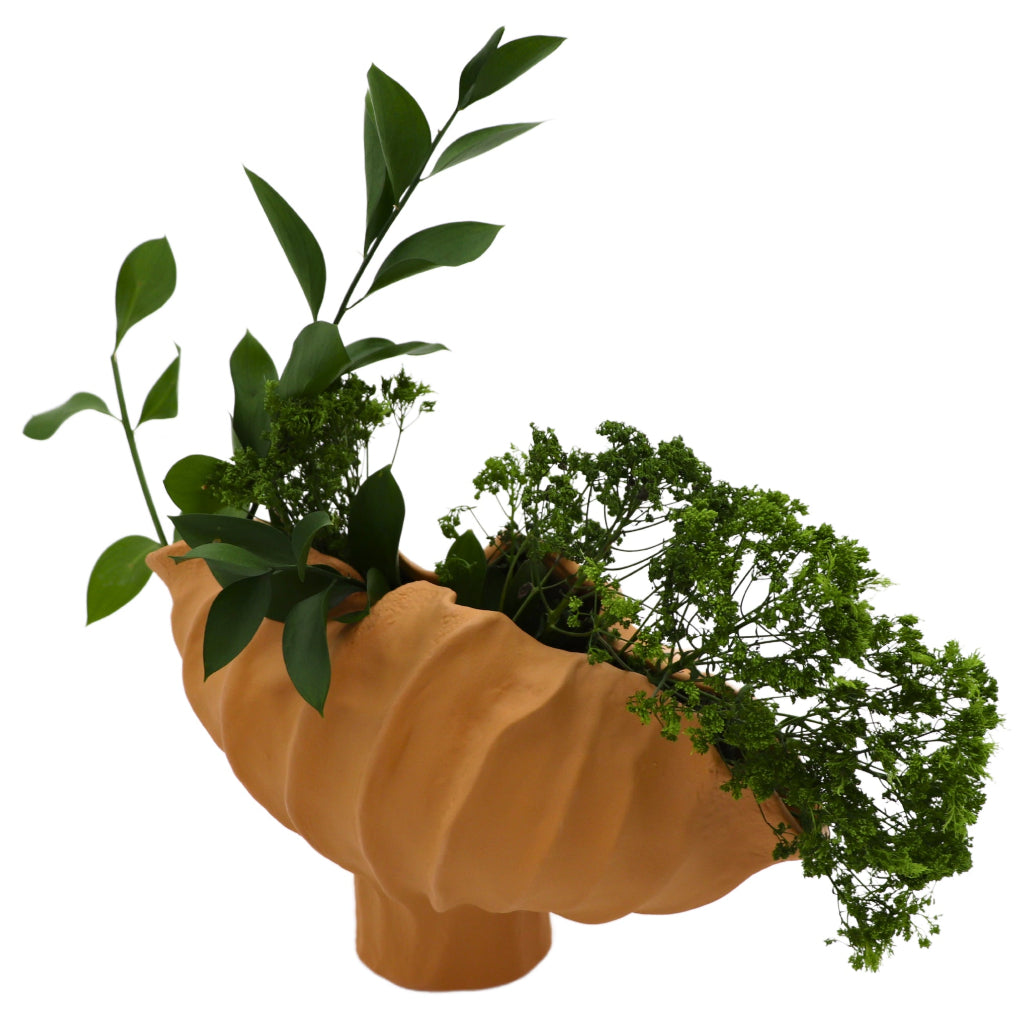 Sirene Shell Vase - ceramic vase for elegant dinner parties | Ro'Table NYC