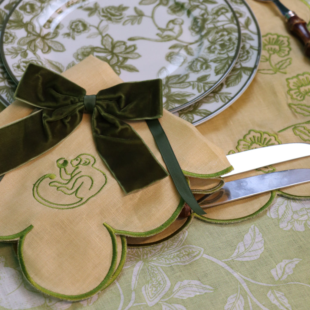 Sunlit Moss Napkin side view highlighting artisan linen craftsmanship - Ro'Table NYC