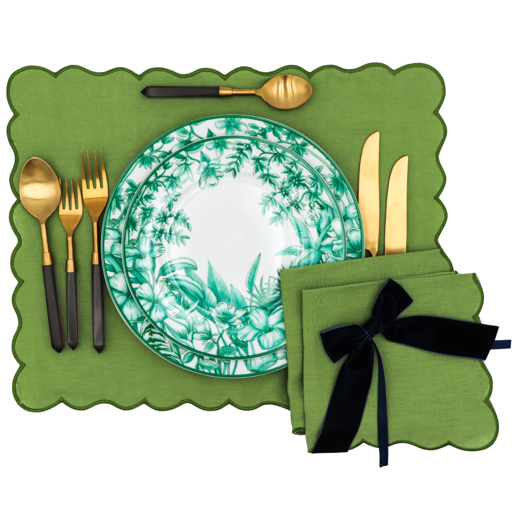 Set Midnight Blue Cutlery overhead view showing ergonomic design and premium finish - Ro'Table NYC cutlery set