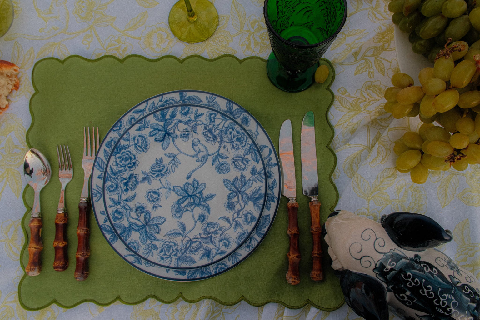 Bombay Blue Dinner Plate beautifully presented for gifting and entertaining - Ro'Table NYC