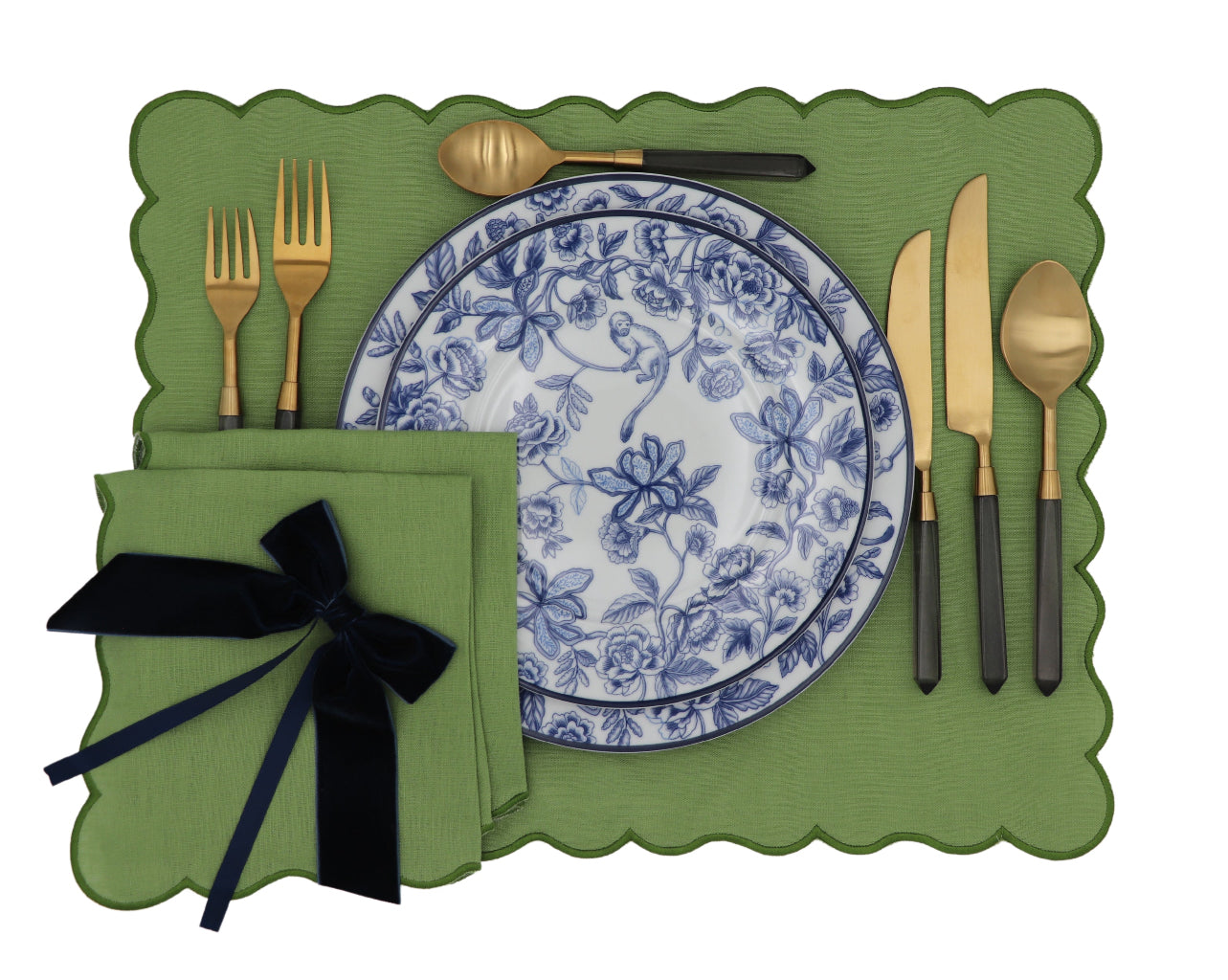 Bombay Blue Starter Plate pattern and design detail for discerning hosts - Ro'Table NYC